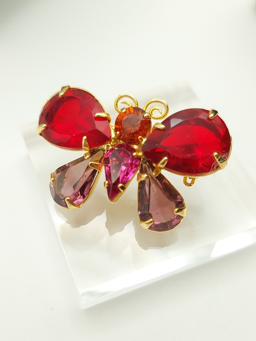 JOAN RIVERS Gold-Tone Red Pink Purple Faceted Glass Crystal Butterfly Brooch